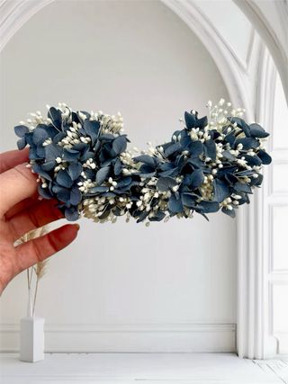 Tocado de hortensia preservada