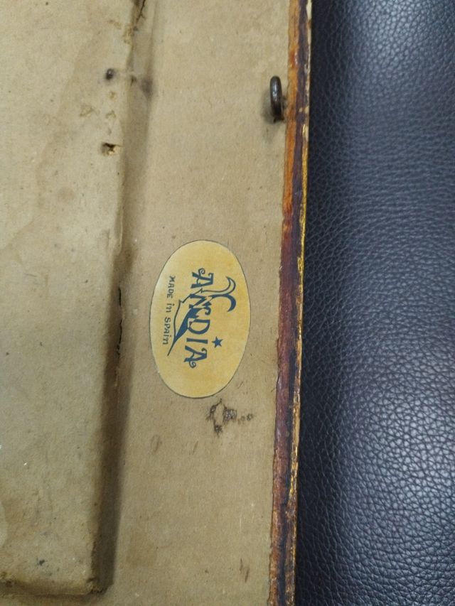 Cuadros cerámica antigua motivos militares.