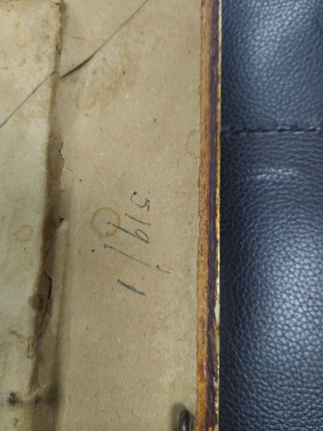 Cuadros cerámica antigua motivos militares.