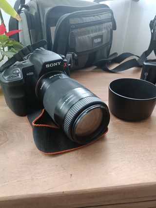 Cámara alpha 200 con accesorios