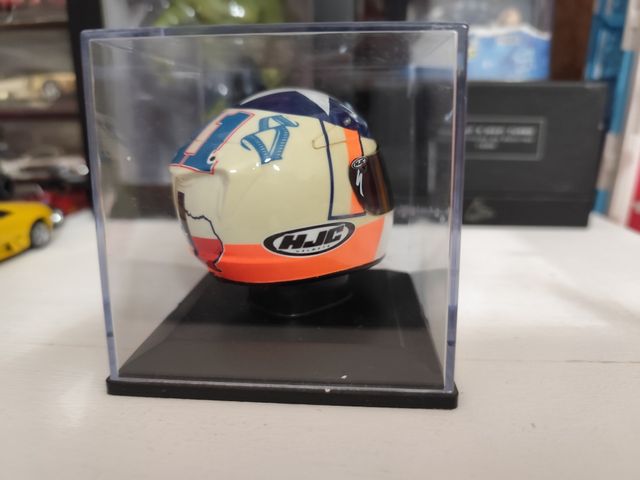 Casco miniatura 