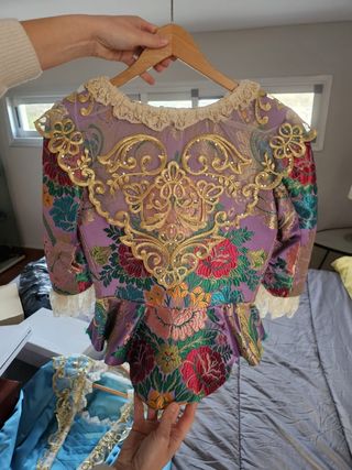 Traje de fallera con dos corpiños