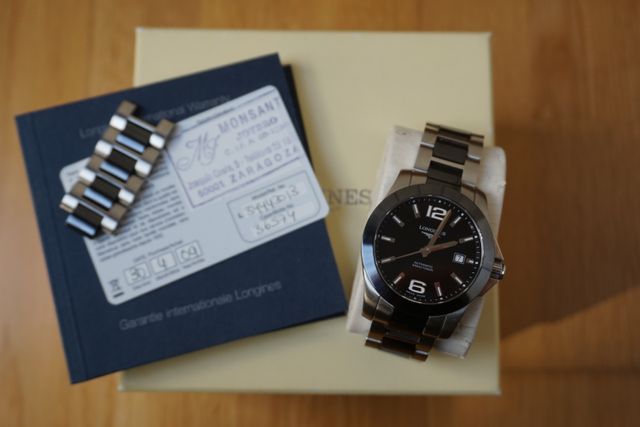 Reloj Longines Conquest (41mm, bisel cerámico)