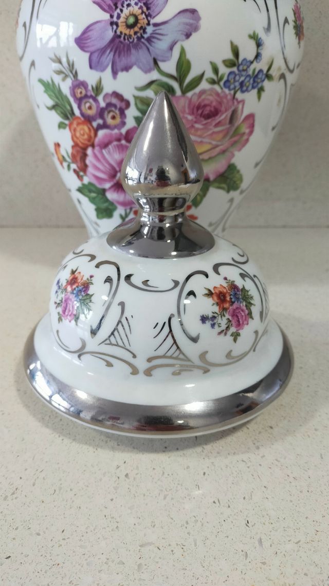 Tibor porcelana flores y plata