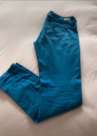 Vaqueros azul eléctrico S Bershka