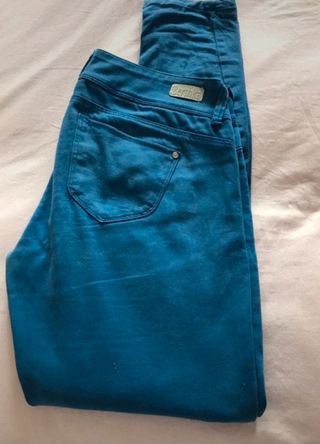 Vaqueros azul eléctrico S Bershka