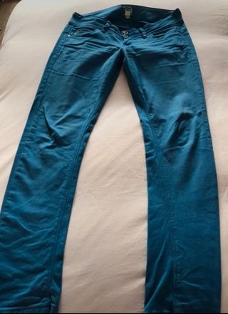 Vaqueros azul eléctrico S Bershka