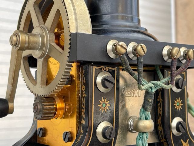 Teléfono L.M. Ericsson Skeletal