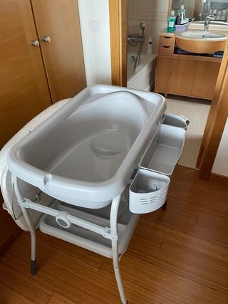 Cambiador bebé con bañera Chicco