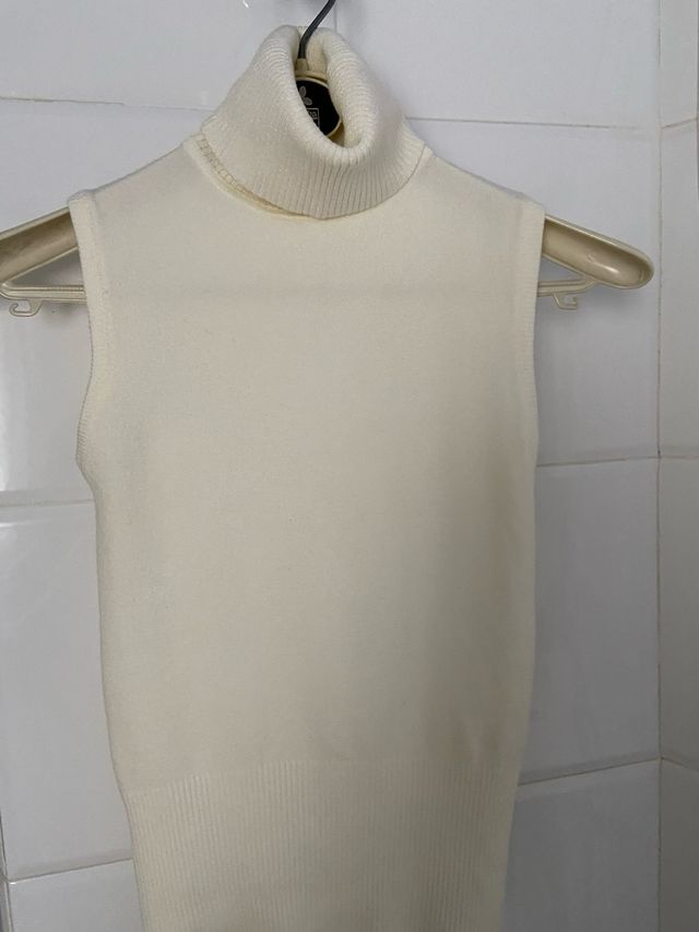 Jersey blanco crudo de lana suave