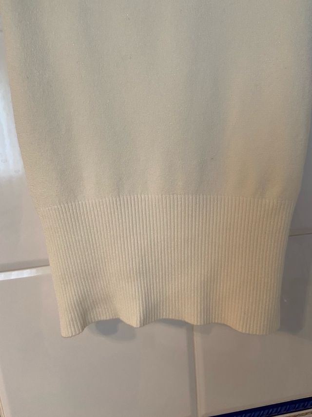 Jersey blanco crudo de lana suave