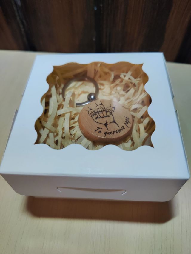Llaveros para regalar en madera