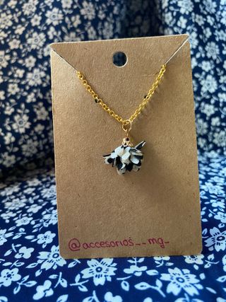 Colgante petalo dalmata