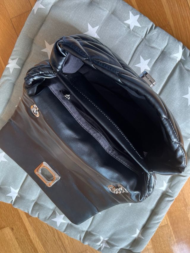 Precioso bolso negro de parfois