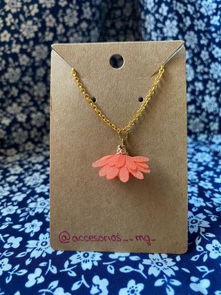Colgante petalo coral