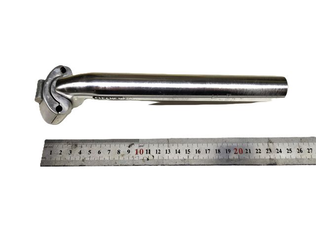 Tija de sillín de 27,2mm. de diametro.