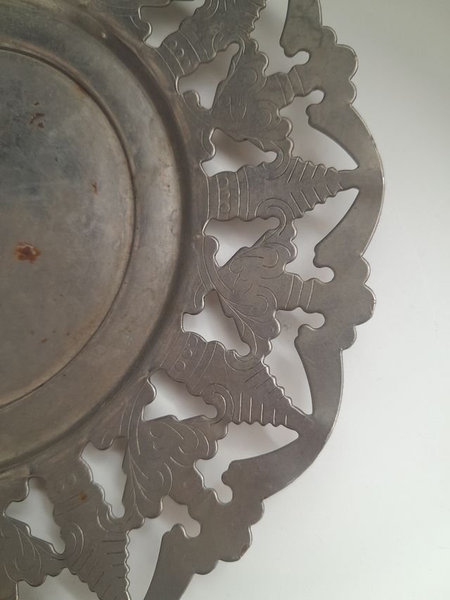 Cenicero antiguo de bronce