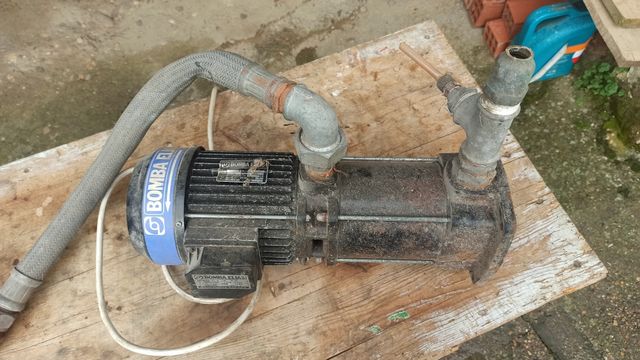 Bomba de agua centrífuga