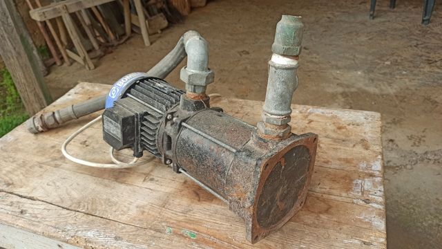 Bomba de agua centrífuga