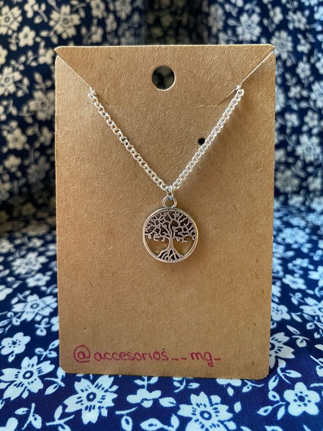Colgante arbol de la vida plateado con cadena