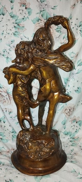 Figura amantes bronce
