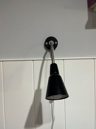 Lámpara de pared negra