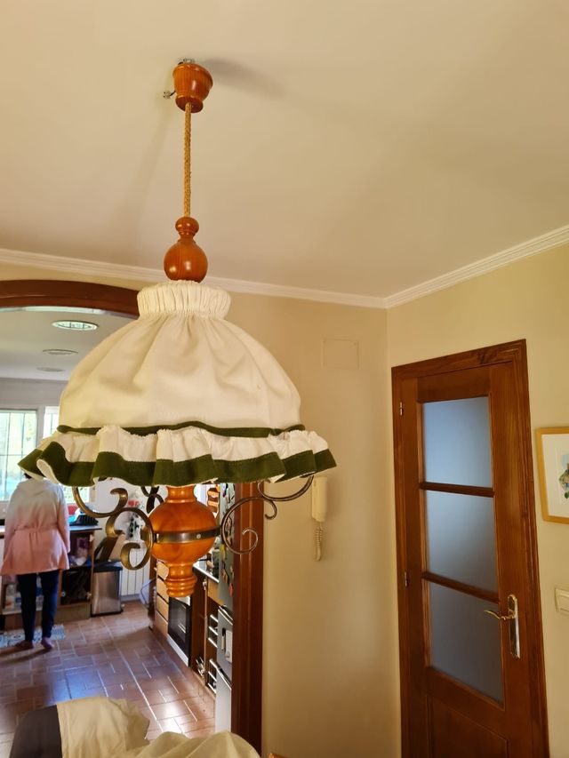 Lampara vintage fierro morjado, madera y tela