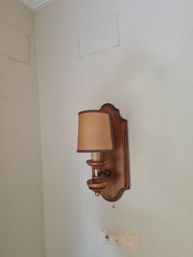 Lampara clasica de pared