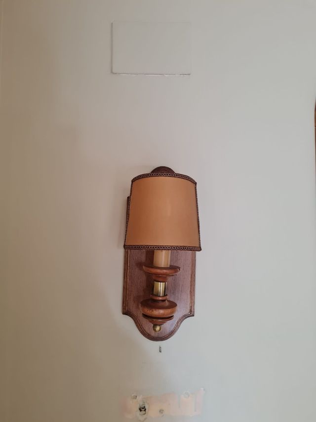 Lampara clasica de pared