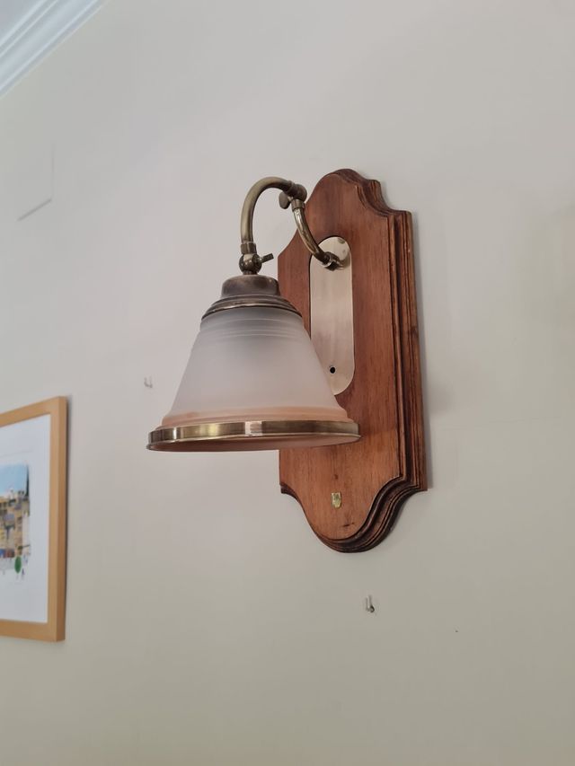 Lampara clasica de pared