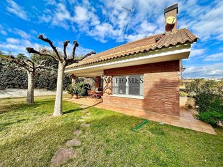 Chalet en venta en Canovelles