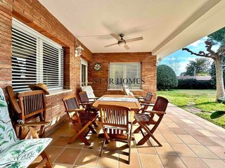 Chalet en venta en Canovelles