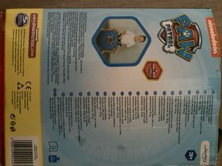 Pelota saltarina niño