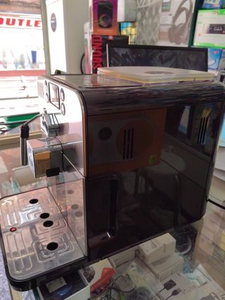 Cafetera Automática, para Espresso y Capuchino