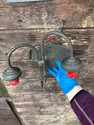 Lampada da muro antica in ottone