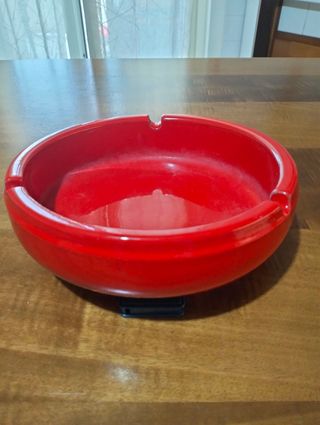 Posacenere in ceramica.