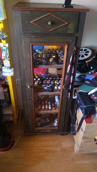 Vitrina antigua de madera