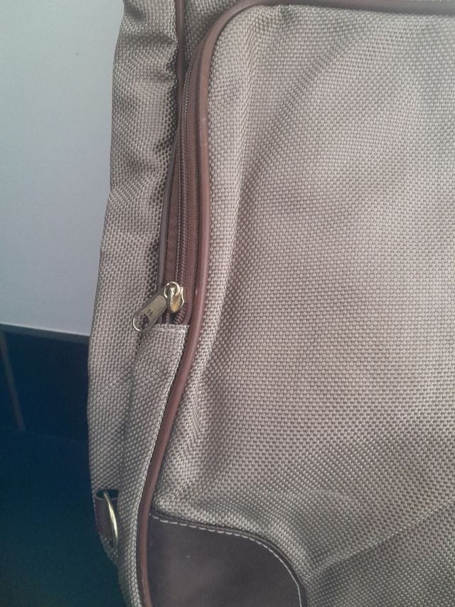 Portatrajes y maleta