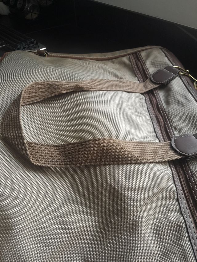 Portatrajes y maleta