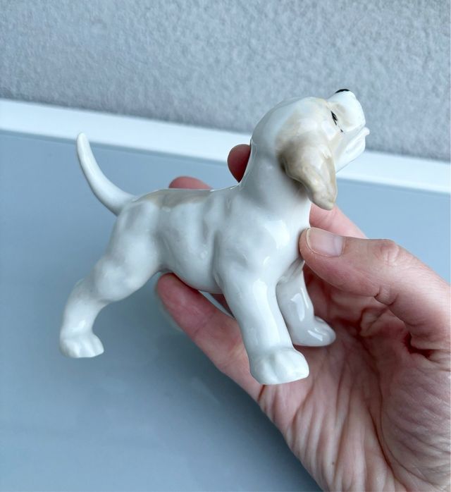 Figura perro de porcelana