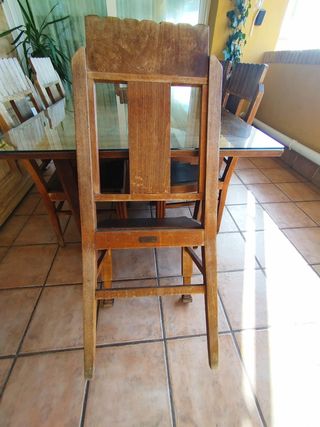 Mesa y 6 sillas de madera maciza restaurada