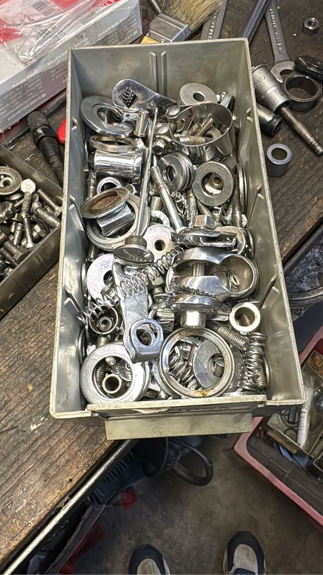 Ducati. Tapas balancines. Culata mas recambio