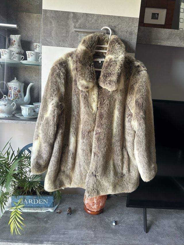 Abrigo de piel sintética