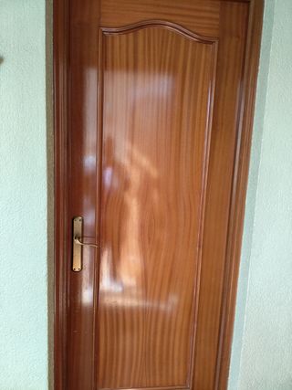 Puerta maciza