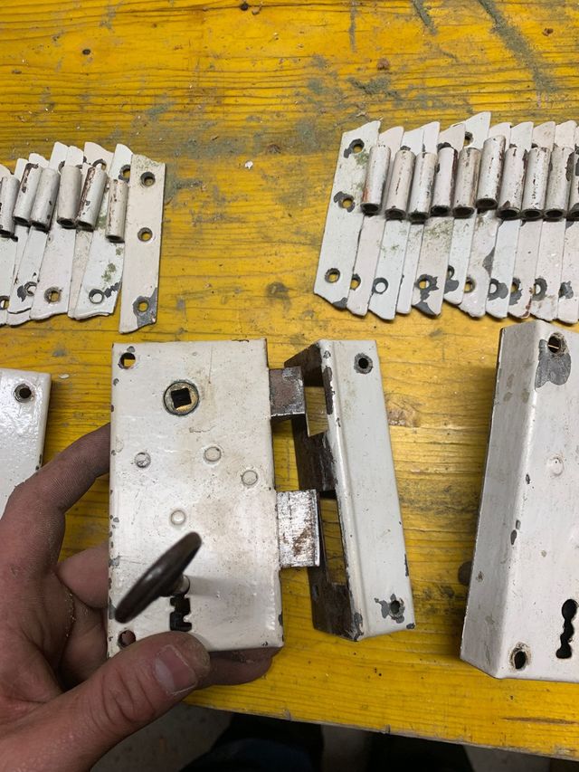 Cerraduras de parche con picaporte antiguas