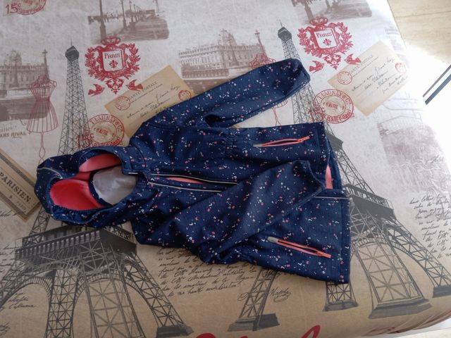 Chaqueta niña himpermeable 6-7 años