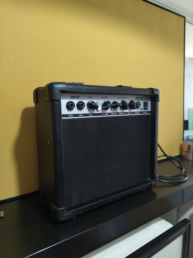 Amplificador de guitarra.