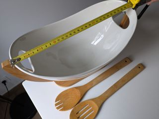 Fuente porcelana + cubiertos bambú