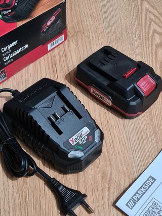 Cargador y batería 20v, 2Ah 