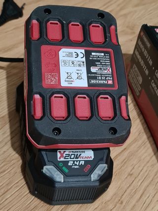 Cargador y batería 20v, 2Ah 